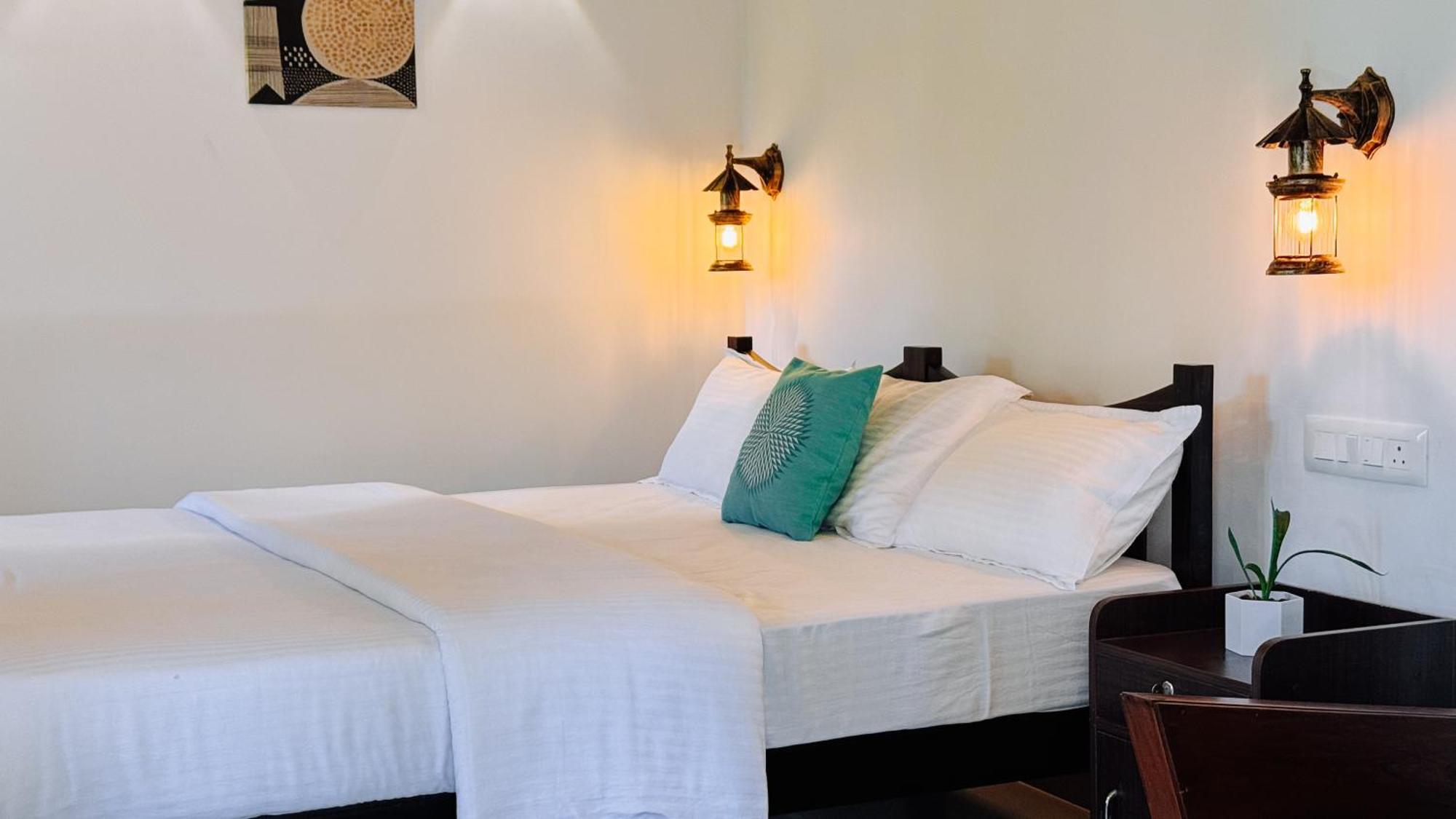 Calm Shack - 2 Bedroom-Boutique Farm Stay Munnar Eksteriør bilde