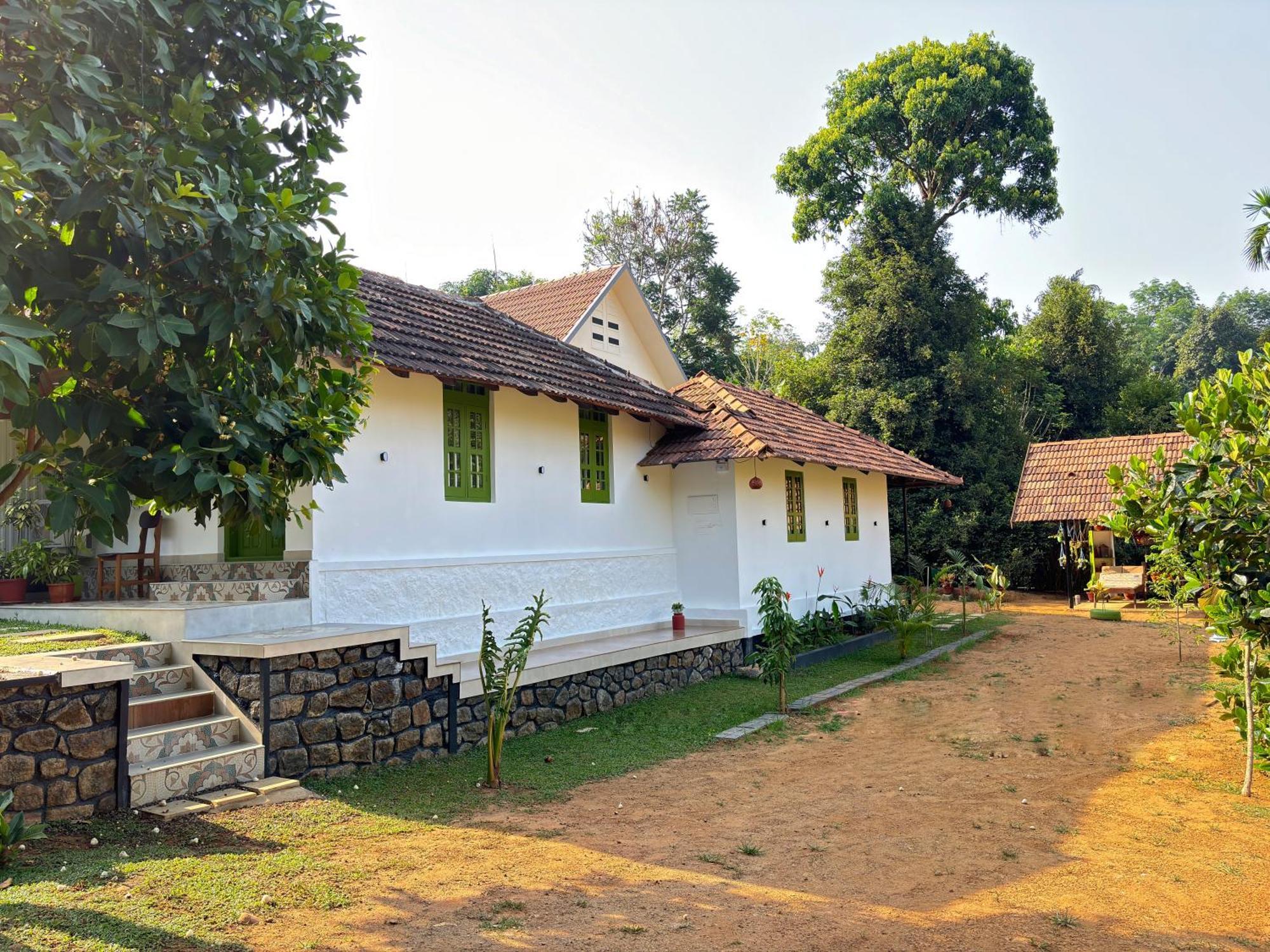 Calm Shack - 2 Bedroom-Boutique Farm Stay Munnar Eksteriør bilde