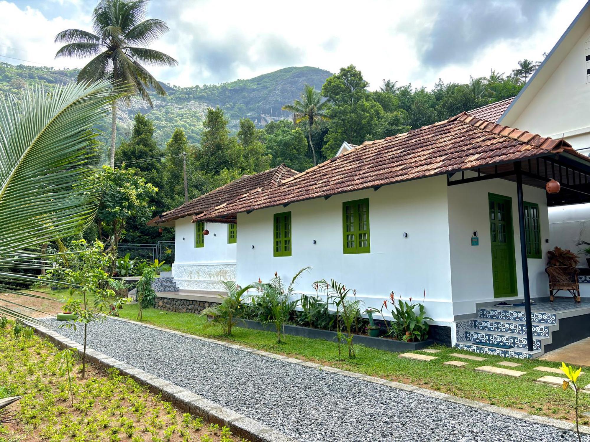 Calm Shack - 2 Bedroom-Boutique Farm Stay Munnar Eksteriør bilde