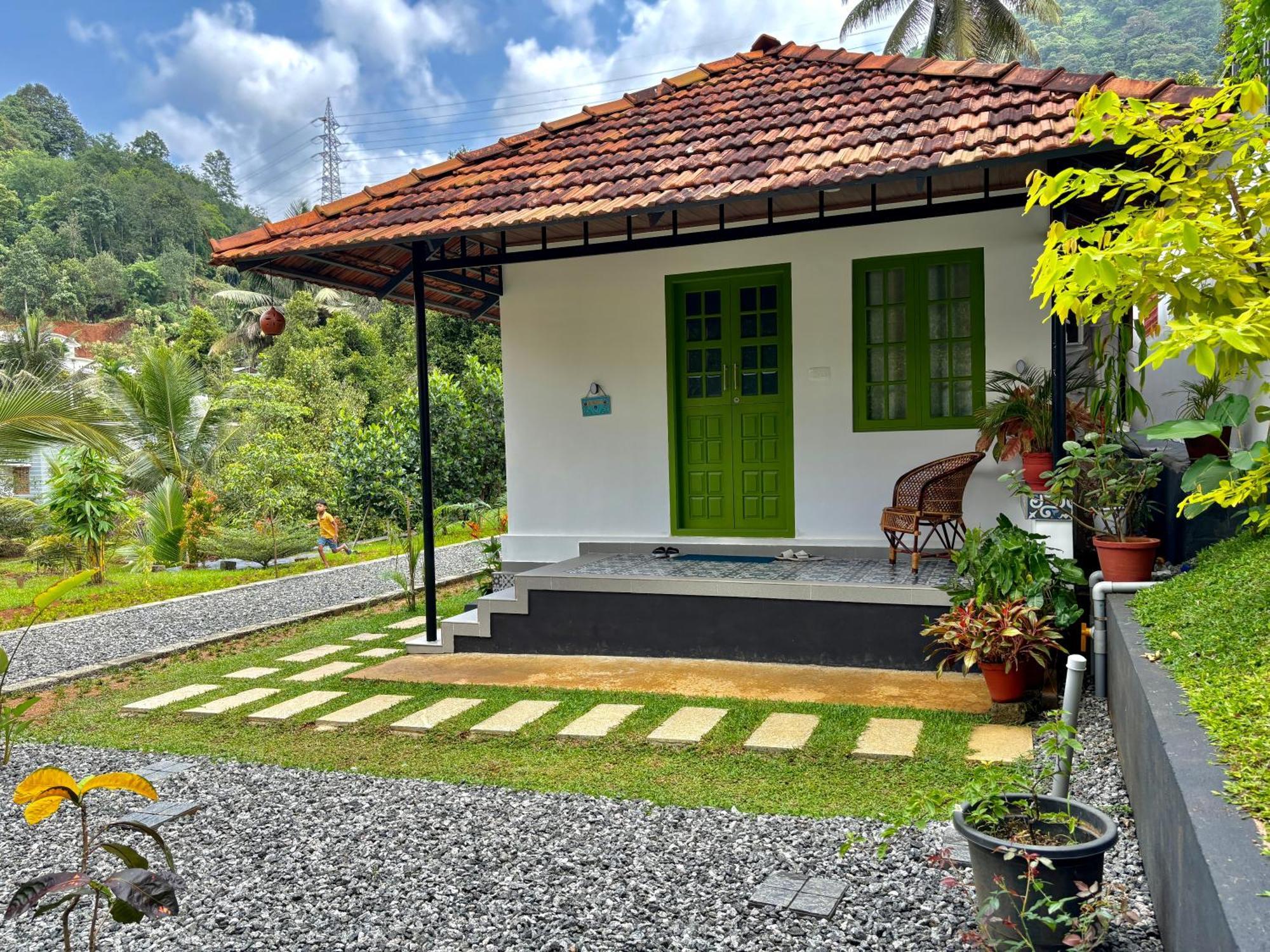 Calm Shack - 2 Bedroom-Boutique Farm Stay Munnar Eksteriør bilde